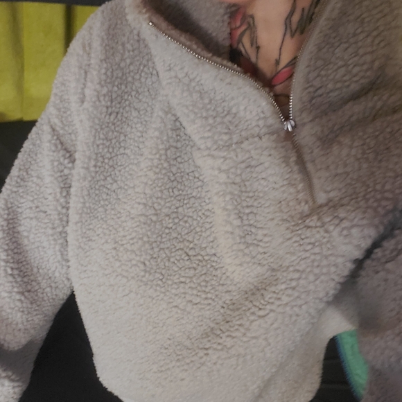 Express light grey sweater/fuzzysweatshirt oversized - Picture 5 of 6